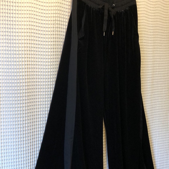 GAP Velvet Wide-Leg Track Pants - Picture 4 of 7